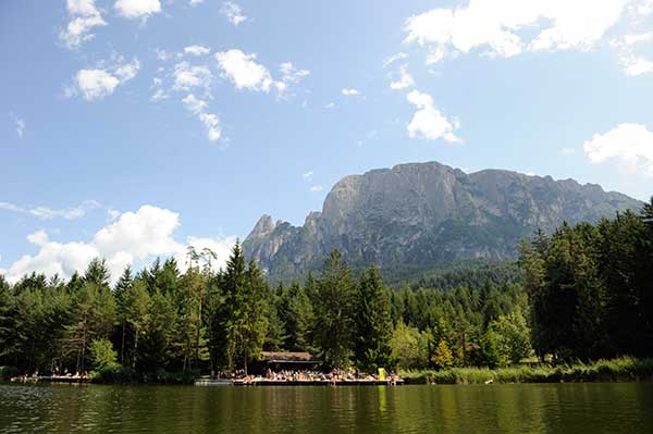 Hotel Garni Doris - Schwimmen am Völserweiher